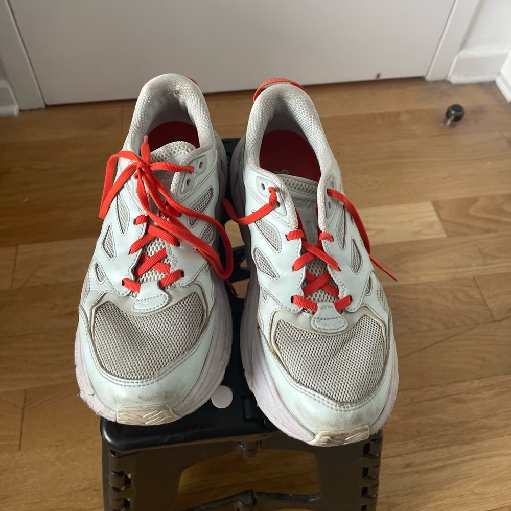 HOKA Clifton Sz 9